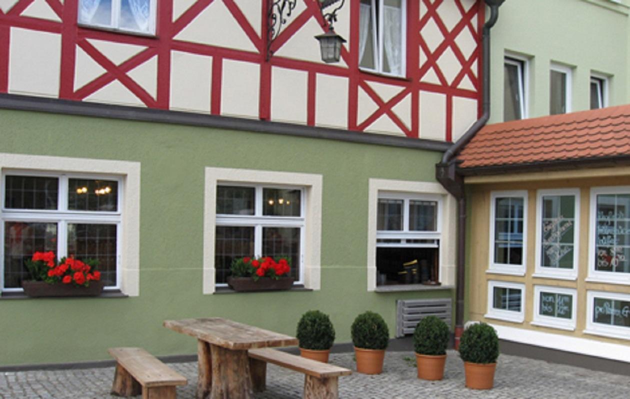 Traditionsgasthof Gruener Baum Bad Staffelstein Exterior foto